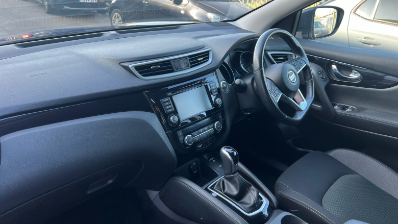 Nissan Qashqai 1.3 DiG-T 160 [157] N-Connecta 5dr DCT Glass Roof Petrol Hatchback